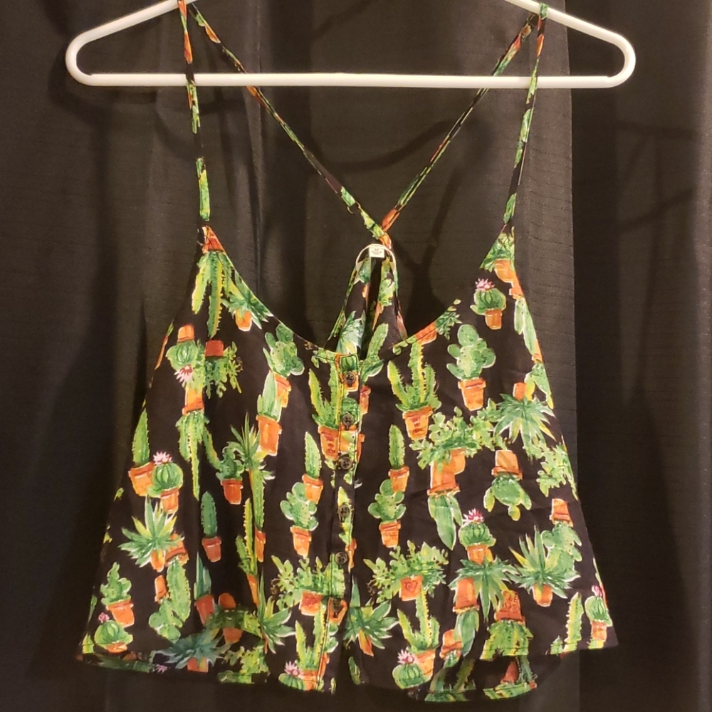 🌵Obey cactus crop top 💜